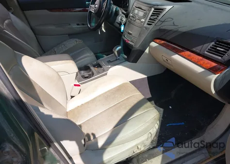 2010 Subaru Outback 2.5I Limited z USA, uszkodzony, nr VIN 4S4BRBKC4A3319091